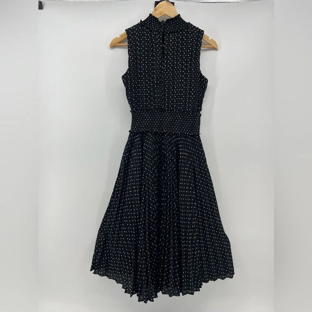 Nanette Lepore Mock Neck Sleeveless Pleated Polka Dot Dress Smocked Waist Size 4